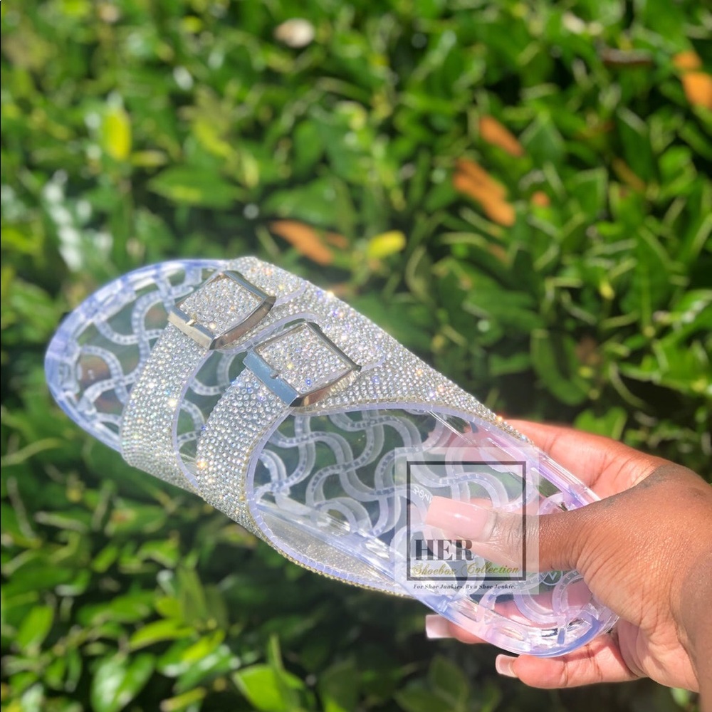 Double buckle jellies
